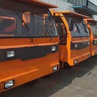 51马力分时四驱矿山四轮车，载重7 9吨，爬坡23度