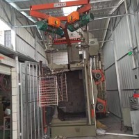 洛阳无气式自动喷丸机 消声器油漆清除设备 吊钩式抛丸清理机
