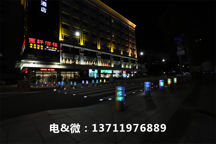 发光挡车石柱
