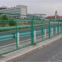 高速公路服务区栅栏护栏网片生产厂家定做