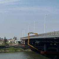 折叠臂架式桁架式桥梁检测车吊篮挂篮桥底桥梁作业车出租赁养护